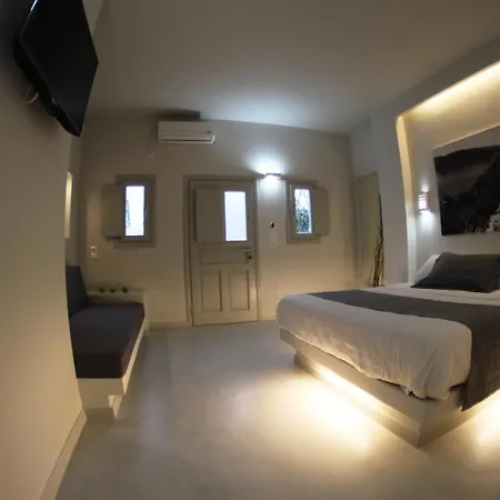 Paralia Diamond Daire Perissa (Santorini)